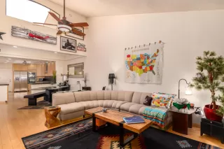 Photo #2: 6138589 Listing