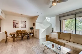 Photo #6: 6138798 Listing