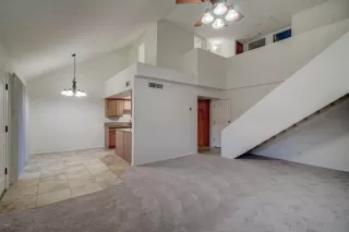 Photo #5: 6139008 Listing