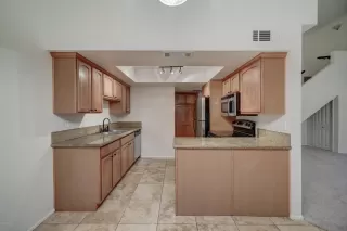 Photo #6: 6139008 Listing