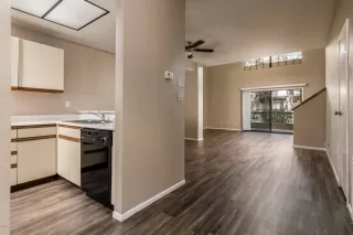 Photo #6: 6139113 Listing