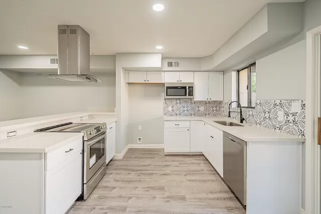 MLS: 6139403 Condo For Sale