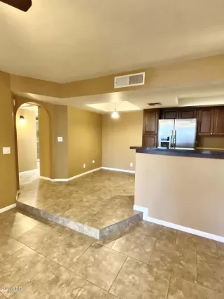 Photo #4: 6139983 Listing