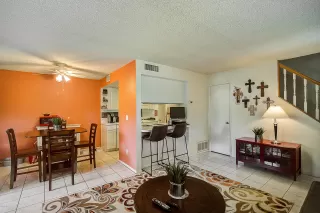 Photo #6: 6140031 Listing 