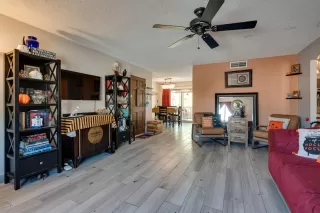 Photo #3: 6140150 Listing