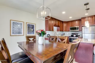 Photo #6: 6140164 Listing