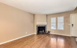 Photo #5: 6140356 Listing