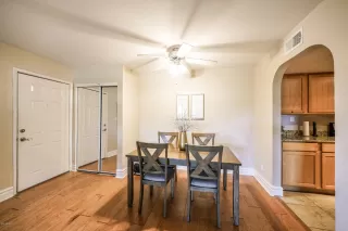 Photo #4: 6140509 Listing