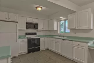 Photo #5: 6140768 Listing