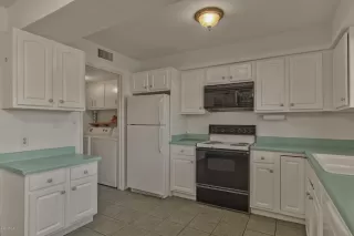 Photo #6: 6140768 Listing