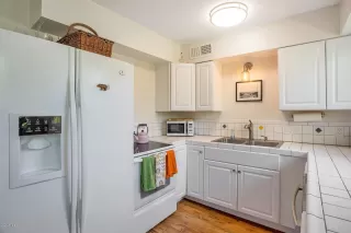 Photo #6: 6140777 Listing