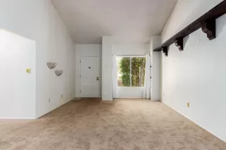 Photo #6: 6140834 Listing