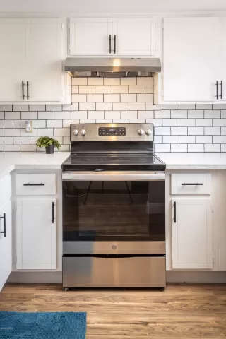 Photo #2: 6140883 Listing 