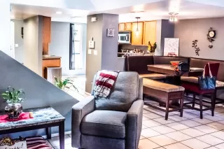 Photo #5: 6141080 Listing 