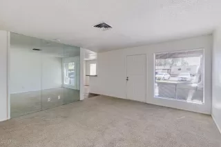 Photo #4: 6141265 Listing