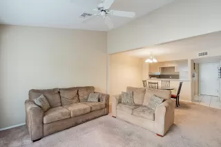 Photo #5: 6141302 Listing