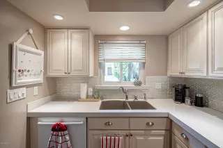 Photo #6: 6141328 Listing