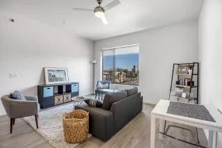 Photo #4: 6141506 Listing