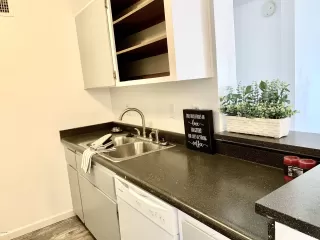 Photo #4: 6141610 Listing 