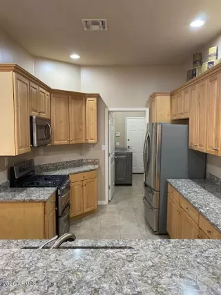 Photo #6: 6141704 Listing