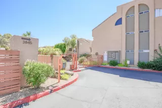 Photo #2: 6141763 Listing