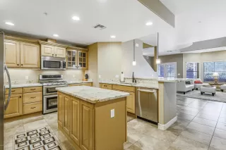 Photo #4: 6141955 Listing
