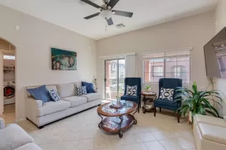 Photo #6: 6142200 Listing