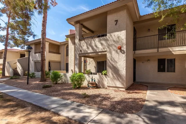 MLS: 6142912 Condo For Sale