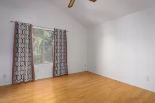 Photo #4: 6142980 Listing