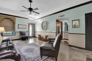 Photo #4: 6143304 Listing