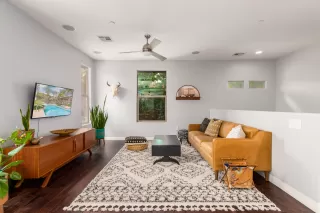 Photo #4: 6143609 Listing