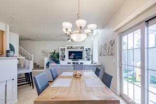 Photo #5: 6143618 Listing