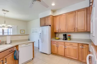 Photo #6: 6143618 Listing