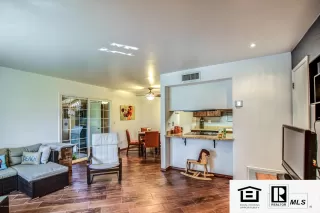 Photo #2: 6143830 Listing