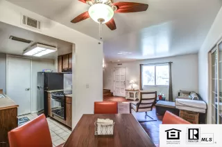 Photo #4: 6143830 Listing