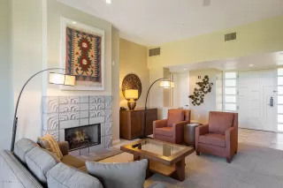Photo #6: 6144629 Listing