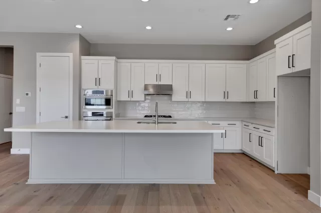 MLS: 6144658 Condo For Sale