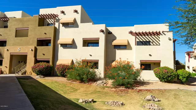 MLS: 6144724 Condo For Sale