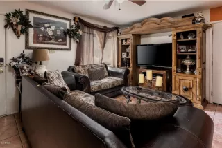 Photo #5: 6145405 Listing