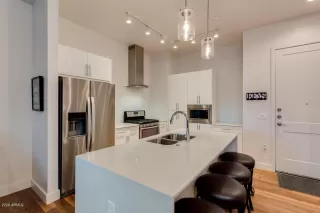 Photo #4: 6145678 Listing