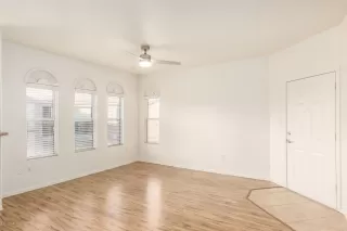 Photo #3: 6145951 Listing