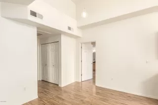 Photo #6: 6145951 Listing