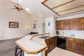 Photo #5: 6146022 Listing