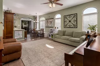 Photo #3: 6146360 Listing