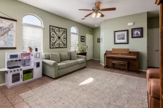 Photo #5: 6146360 Listing