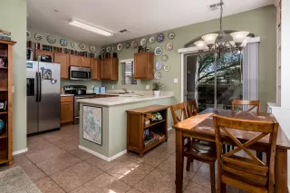 Photo #6: 6146360 Listing