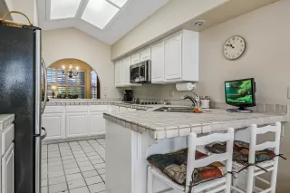 Photo #6: 6146369 Listing 