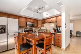 Photo #6: 6146870 Listing