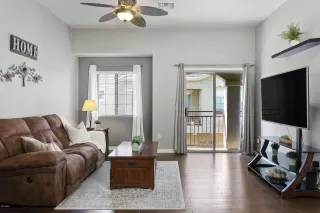 Photo #3: 6146963 Listing