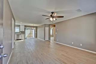 Photo #6: 6147042 Listing